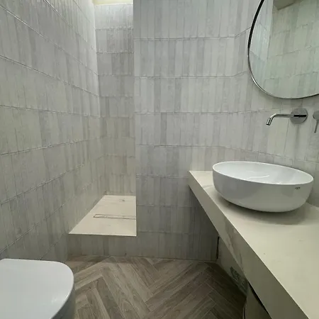 Aphrodite With Jacuzzi Pool Holiday home Florence