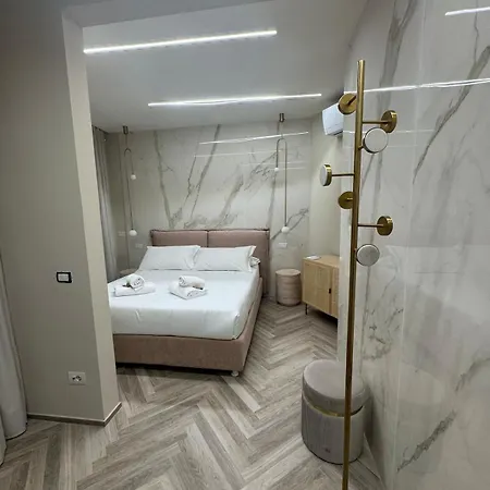 Aphrodite With Jacuzzi Pool