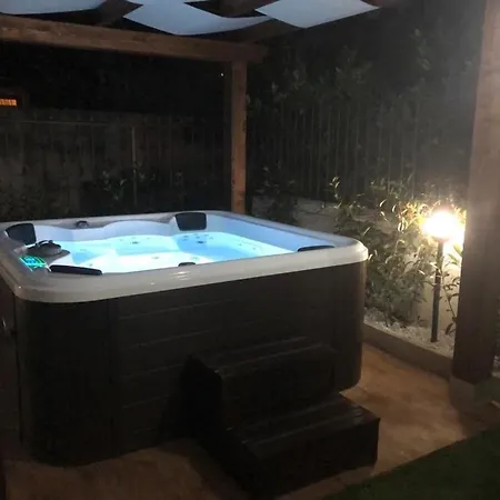 Aphrodite With Jacuzzi Pool * Florence