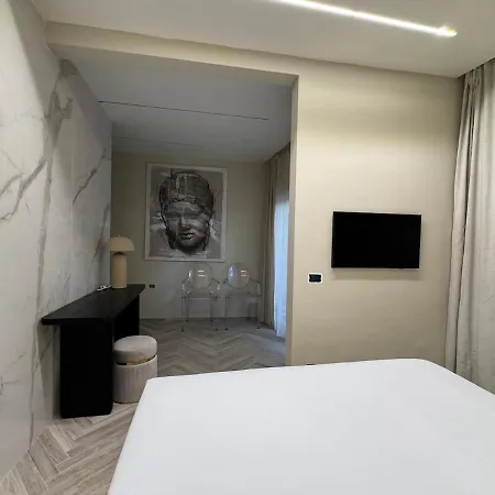 Aphrodite With Jacuzzi Pool * Florence